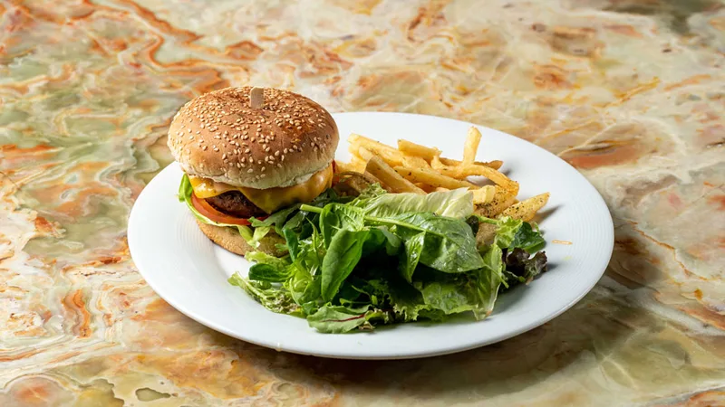 Burger από φρέσκο μοσχαρίσιο κιμά