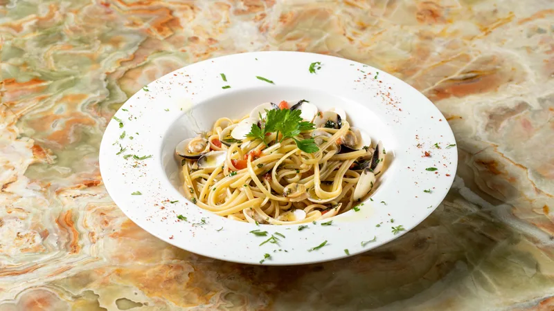 Λιγκουίνι με φρέσκες βόγγολε